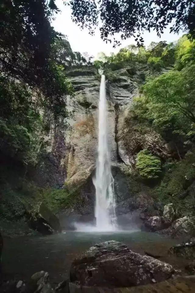 时尚芭比做美甲